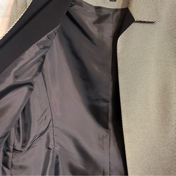 Tahari Arthur S. Levine Woman’s Suit Jacket - Picture 3 of 8